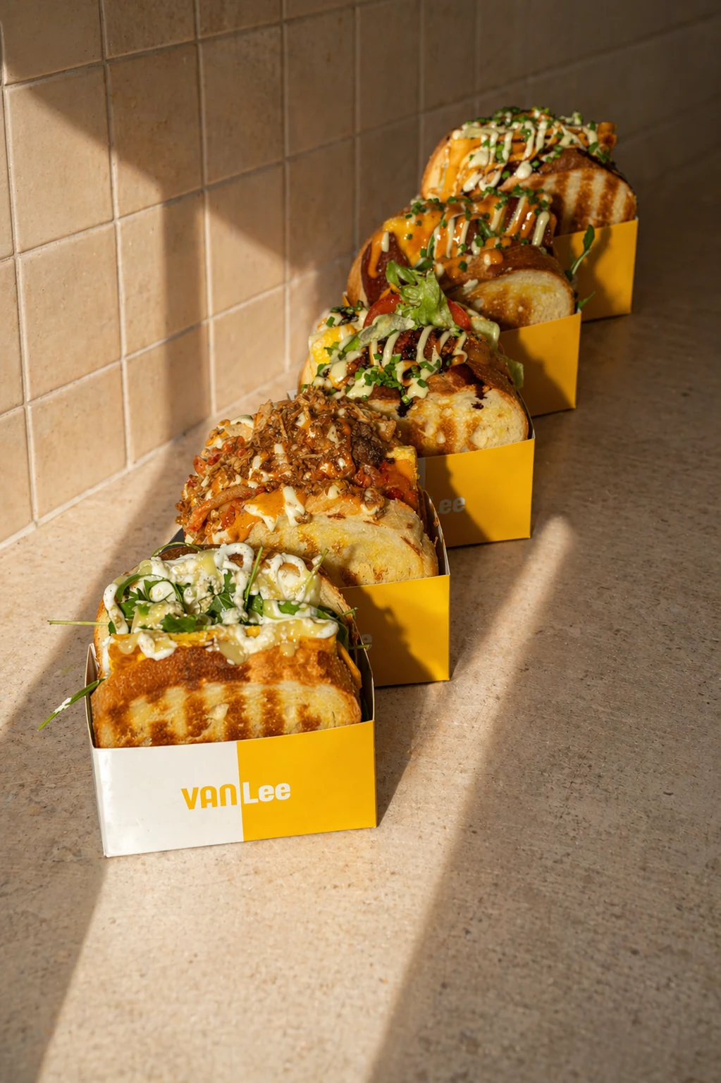 VANLee Eggdrop Sandwiches im Sonnenlicht